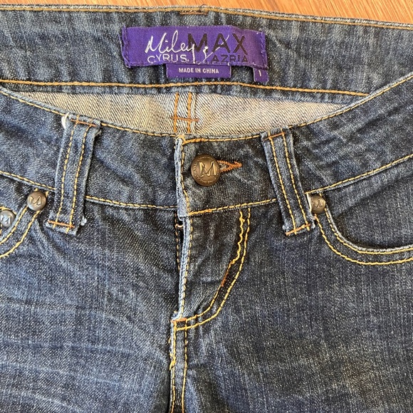 Miley Cyrus x Max Azria jeans, size 26 - Picture 3 of 3